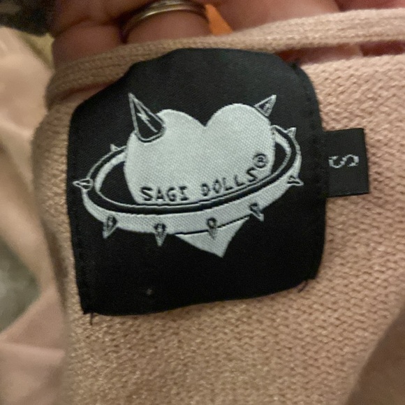 Sagi Dolls Lnit Popover Sweater Sz S Camel Tie - Picture 6 of 7